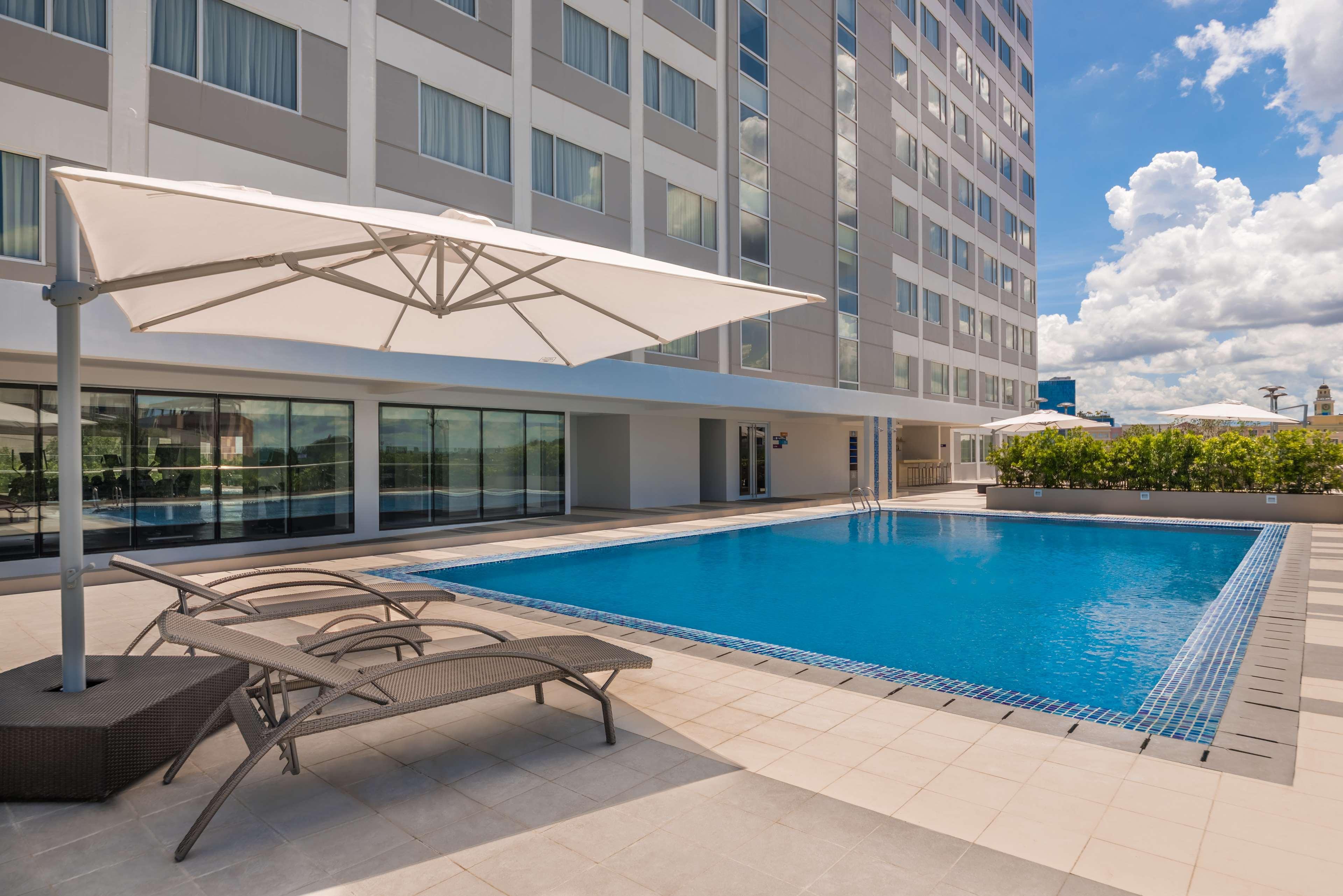 Park Inn By Radisson Iloilo Exterior foto